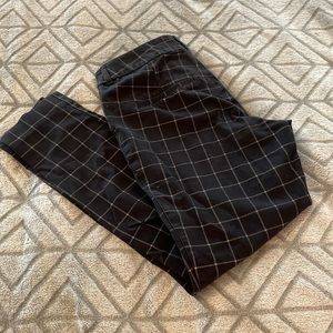 Adorable Black and White Checkered Old Navy Skinny Trousers